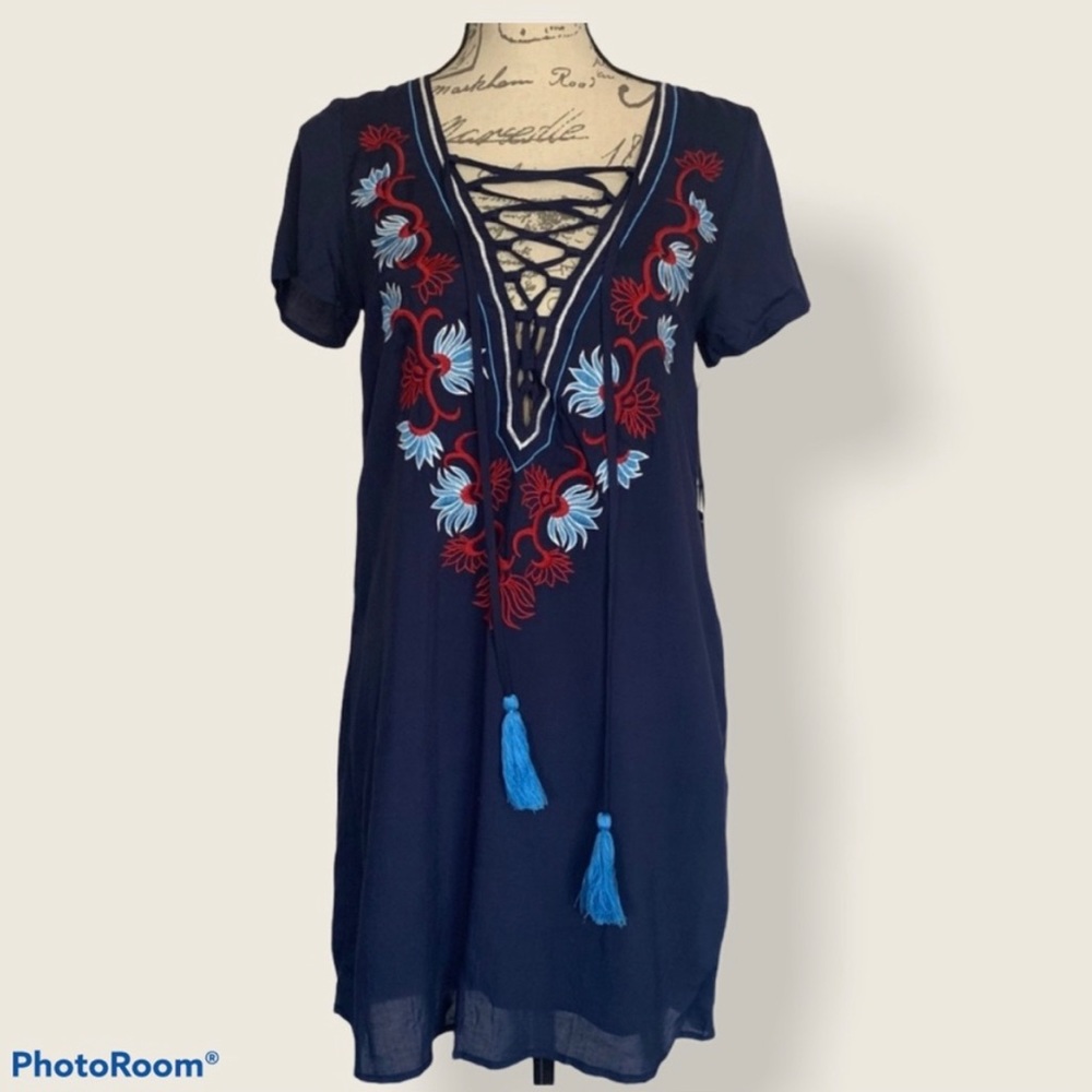 Lulu’s Tie Front Dress Embroidered Size XS